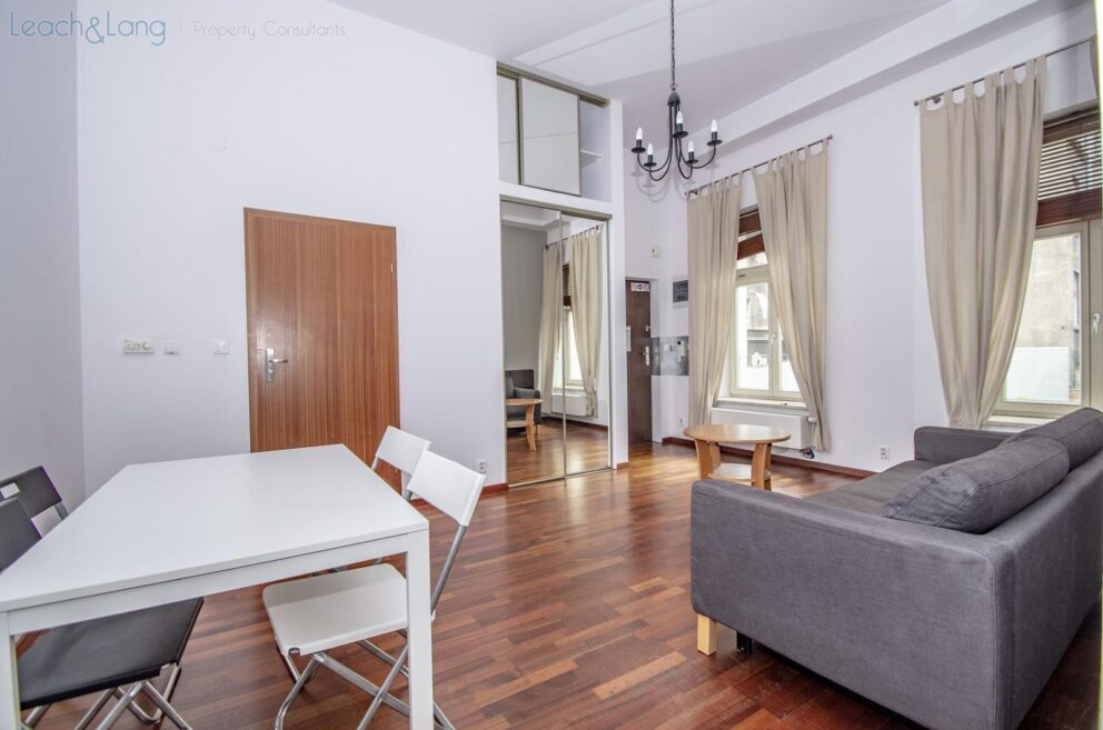 Cosy flat near main square